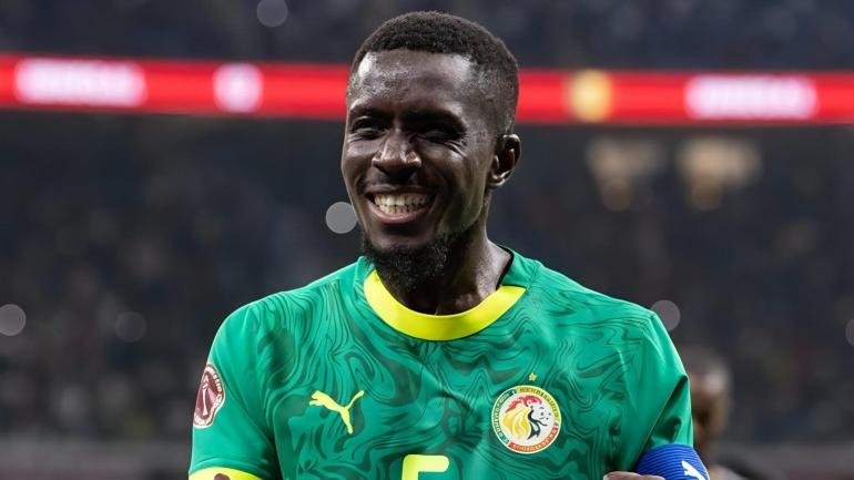 الفيفا تحسم الجدل.. السنغال تُجبر على إزالة نجمة كأس إفريقيا من قميصها في مونديال 2026
