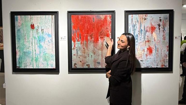 الفنانة التشكيلية السعدية أبو يوسف: رحلة فنية بين الإحساس والصدق